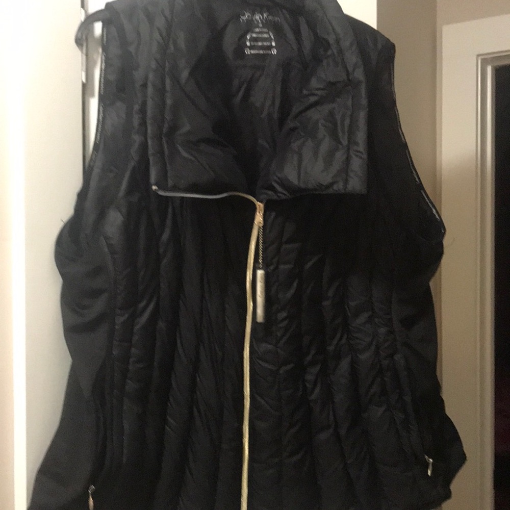 Black lightweight vest
